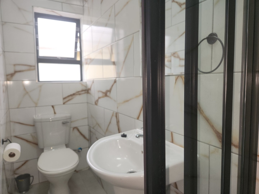 2 Bedroom Property for Sale in Pacaltsdorp Western Cape